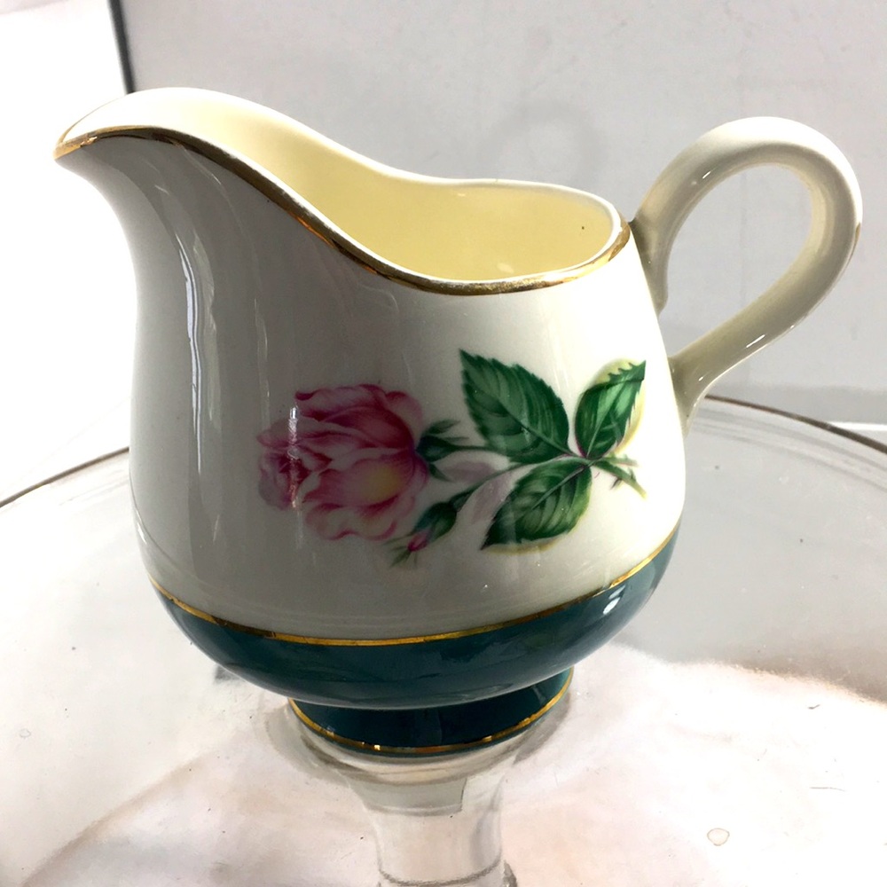 Vintage Homer Laughlin “Caviler Cameo”creamer.